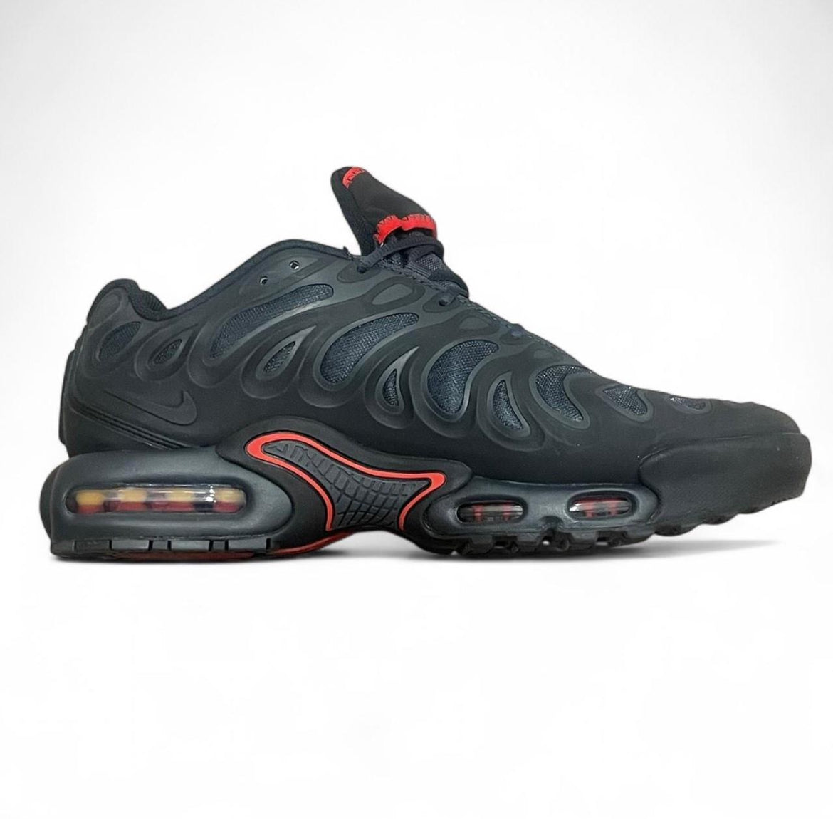 FD4290-013 Nike Air Max Plus TN Drift ‘Bred’ (2025)