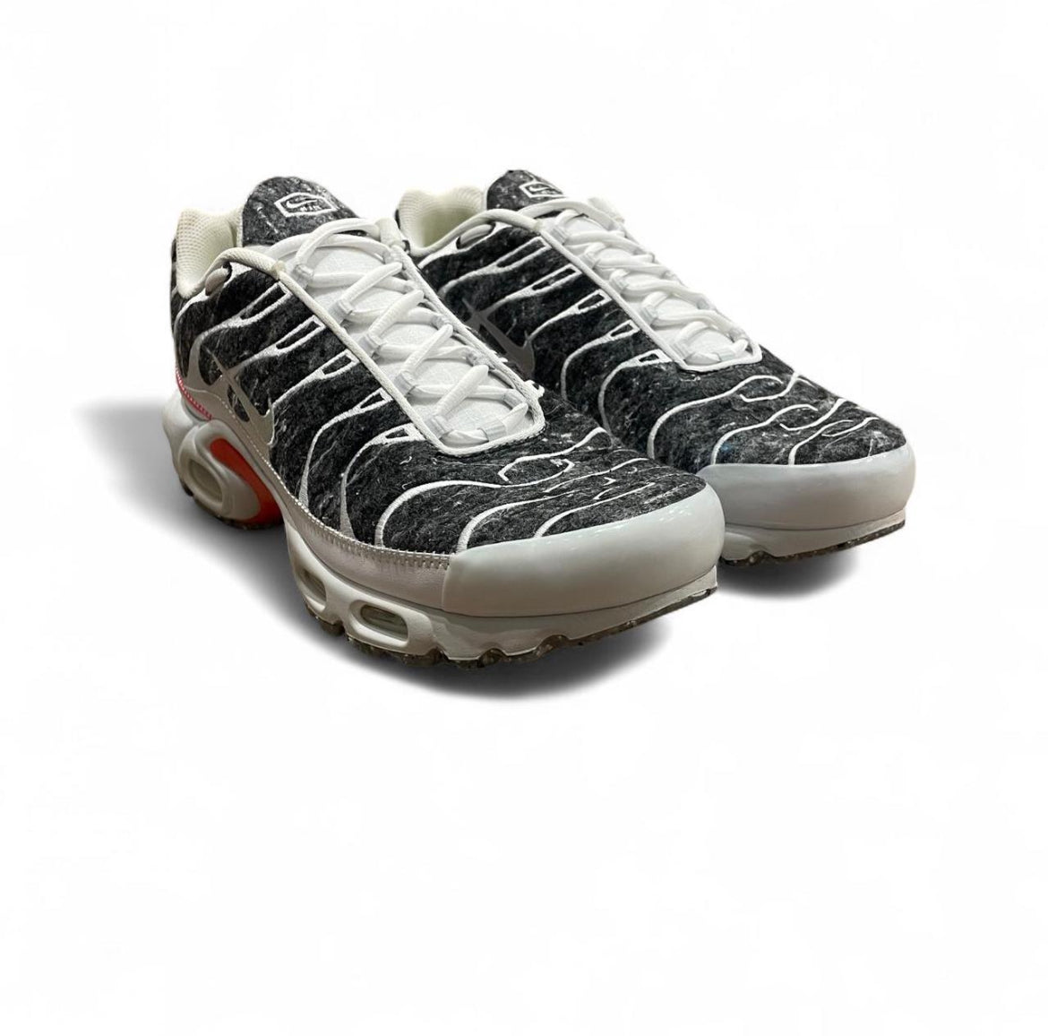DA9326-100 Nike Air Max Plus TN ‘Essential Crater’ (2021)