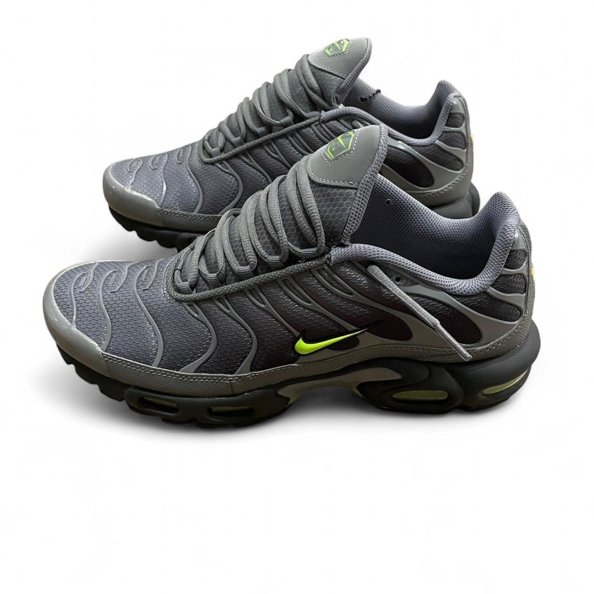 DM0032-026 Nike Air Max Plus TN ‘Smoke Grey Volt’ (2025)