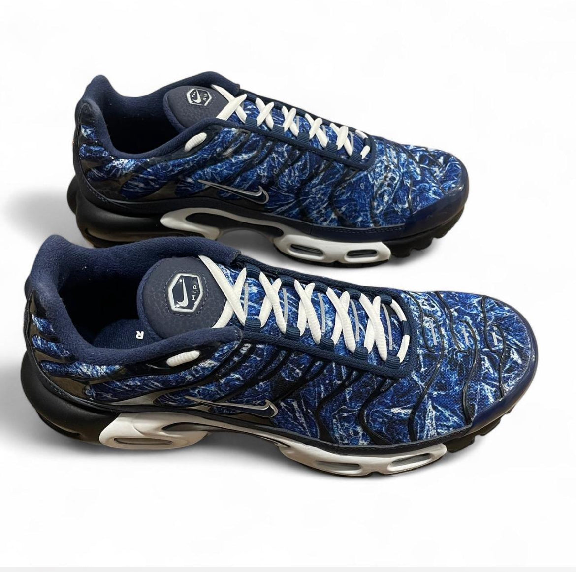 DO6384-400 Nike Air Max Plus TN ‘Shattered Ice-Midnight Navy’ (2021)