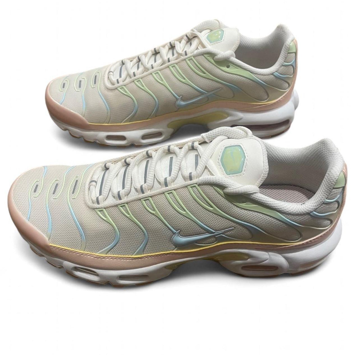 DZ3671-800 Nike Air Max Plus TN (Womens) ‘Crimson Tint’ (2024)