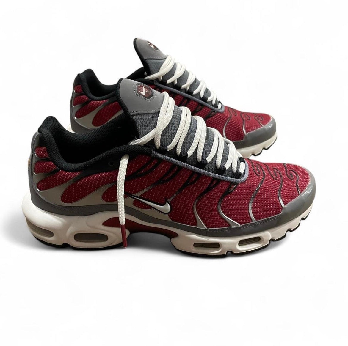 DQ3983-600 Nike Air Max Plus TN ‘Red Grey’ (2022)