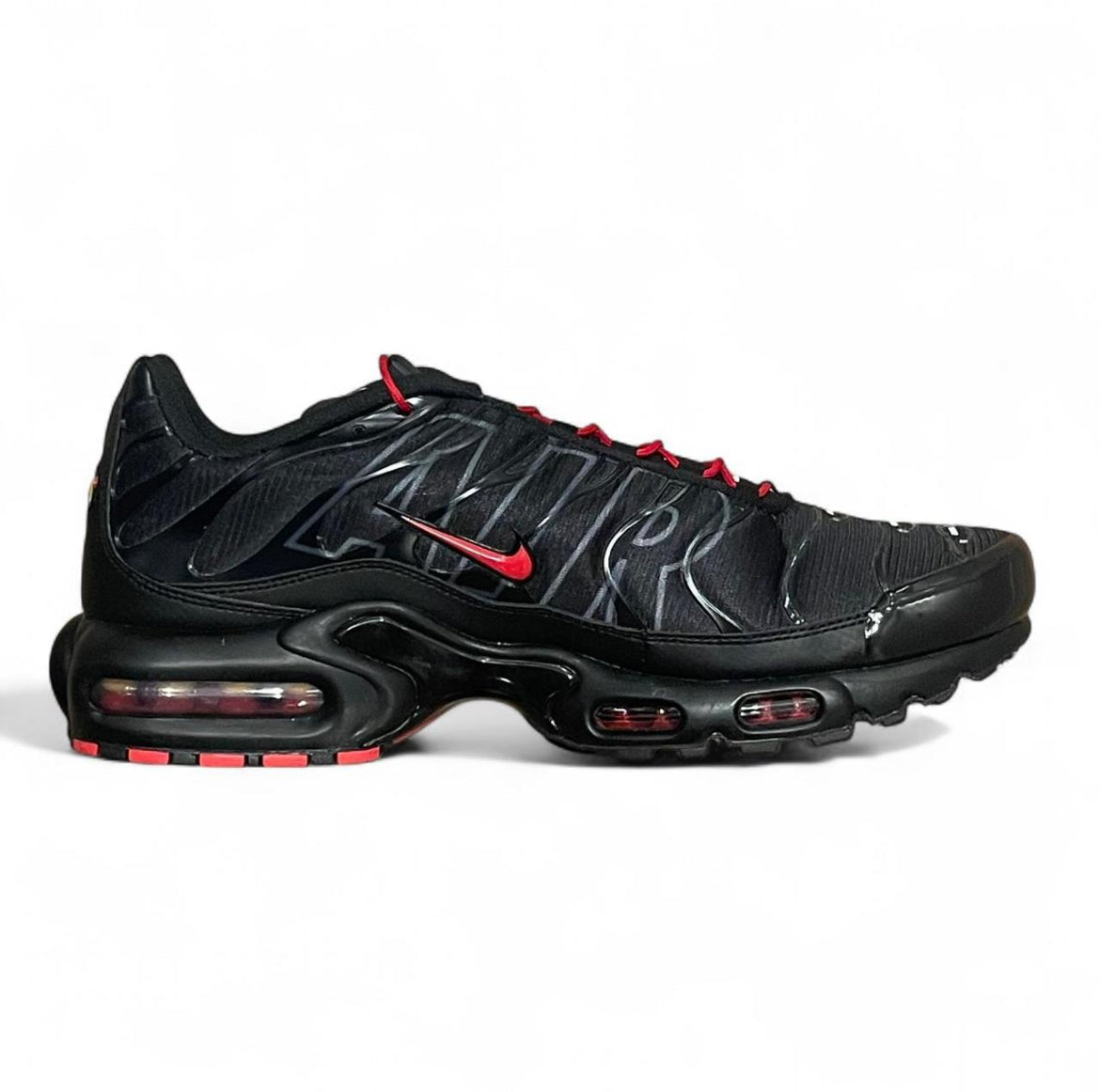 IH4459-001 Nike Air Max Plus TN ‘Tuned Air Black Red’ (2025)