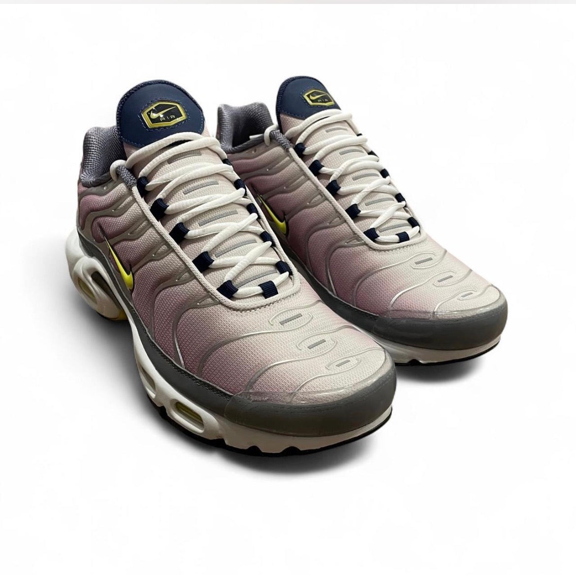 FN8007-500 Nike Air Max Plus TN (Womens)
‘Violet Dust High Voltage’ (2023) US12W BNIB