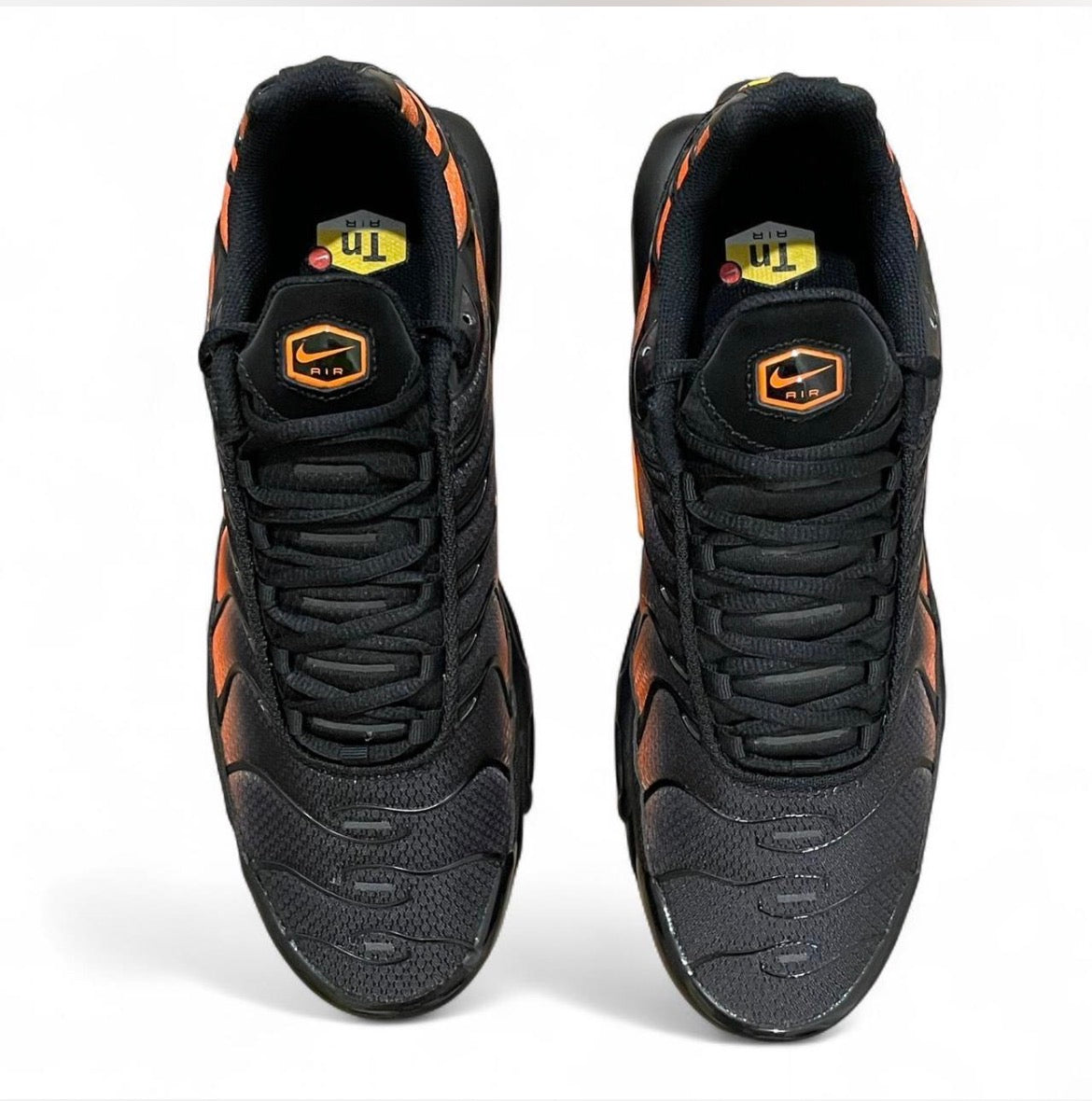 DM0032-025 Nike Air Max Plus TN ‘Black Total Orange’ (2025)