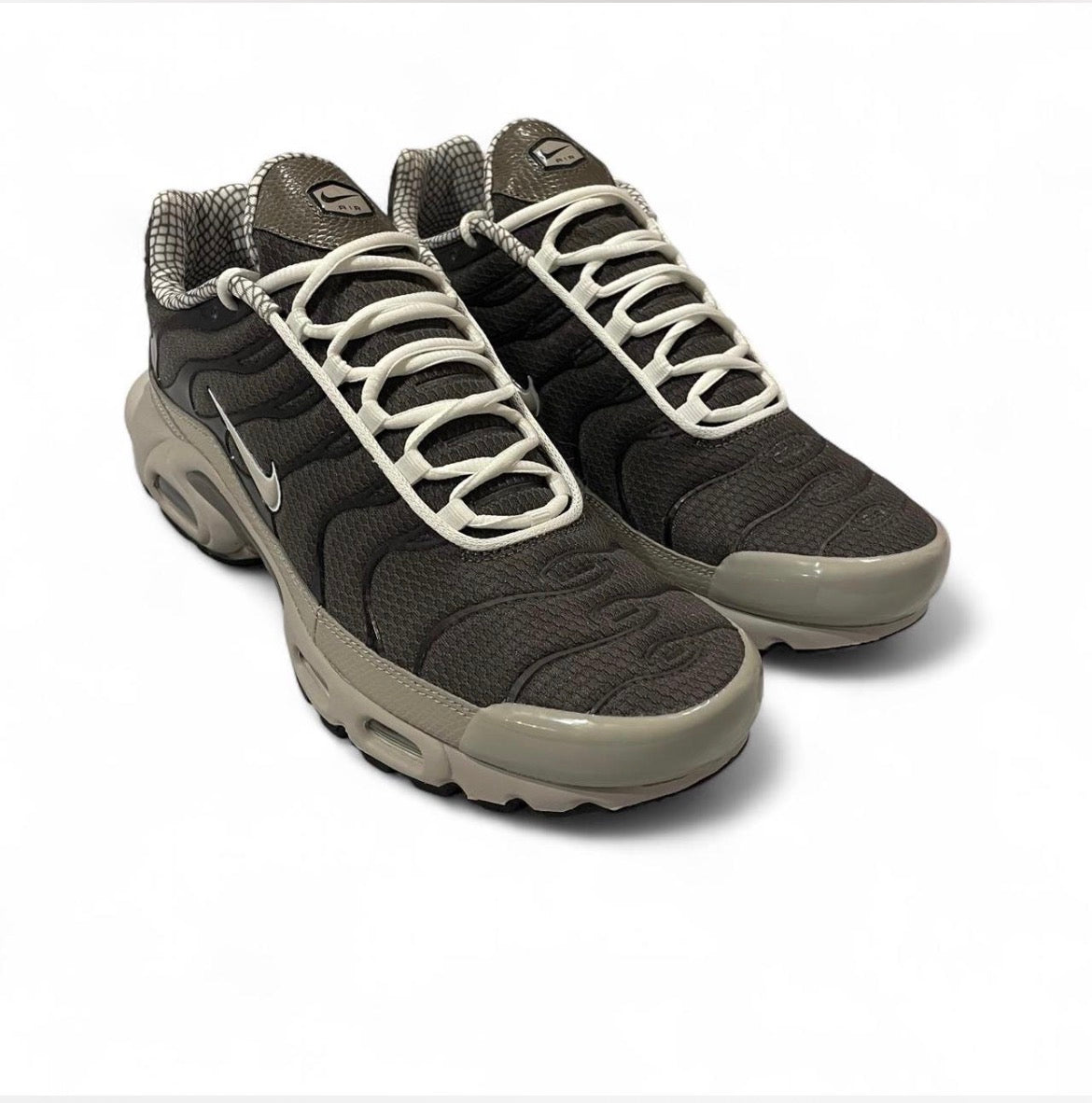 IB7679-200 Nike Air Max Plus TN ‘Year Of The Snake’ (2025)