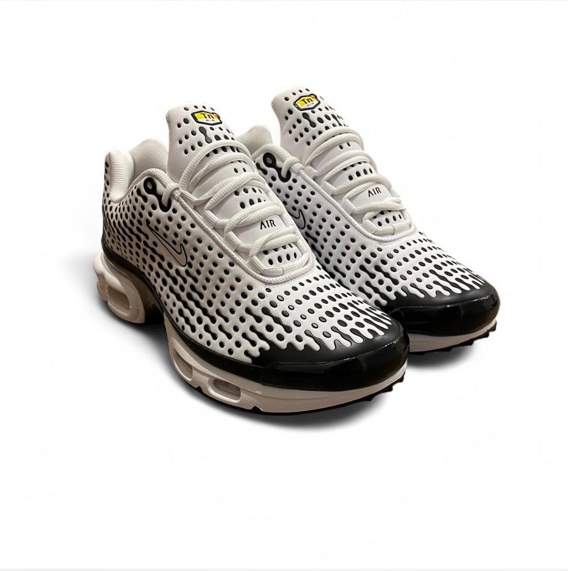 HQ2197-100 Nike Air Max Plus TN7 ‘White Black’ (2025)