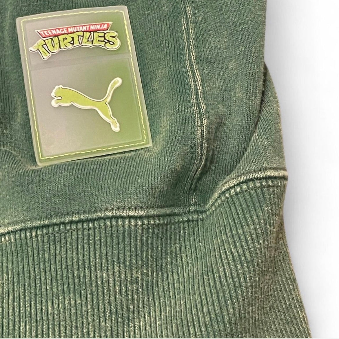 630100-37 PUMA x TMNT Relaxed Graphic Crewneck Sweater ‘Vine Green’ (2025)