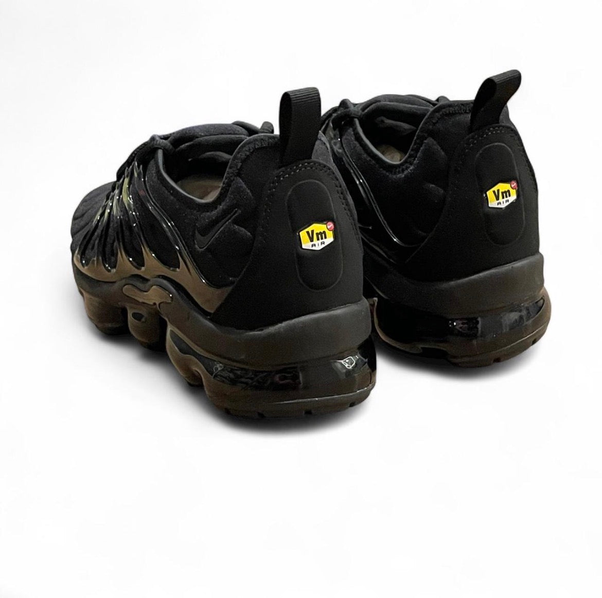 924453-004 Nike Air VaporMax Plus ‘Triple Black’ (2018)