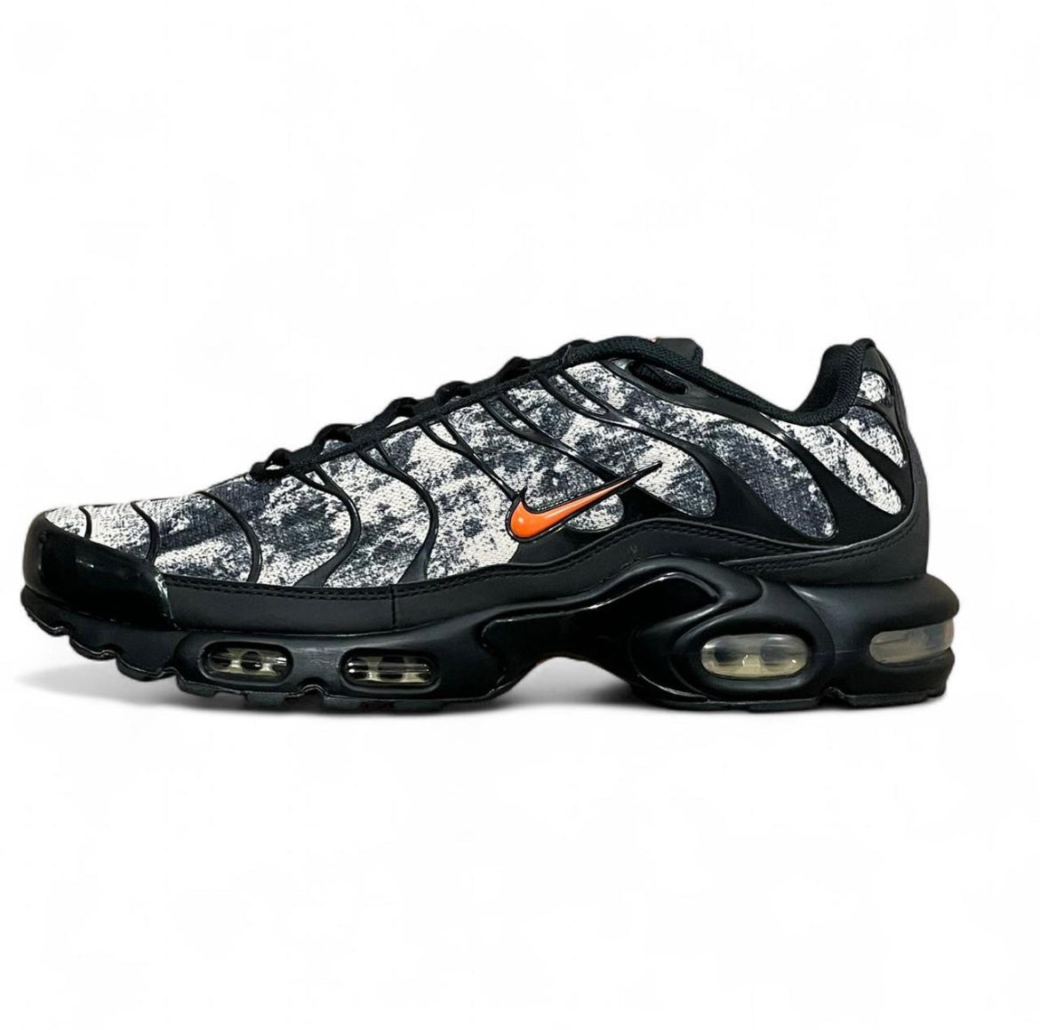 FV6913-001 Nike Air Max Plus TN ‘Camo Black Safety Orange’ (2023)