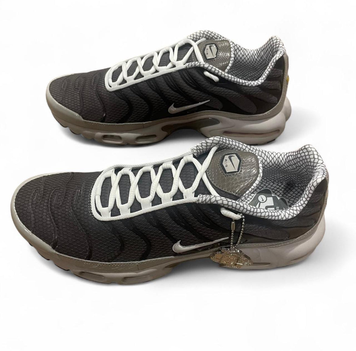 IB7679-200 Nike Air Max Plus TN ‘Year Of The Snake’ (2025)