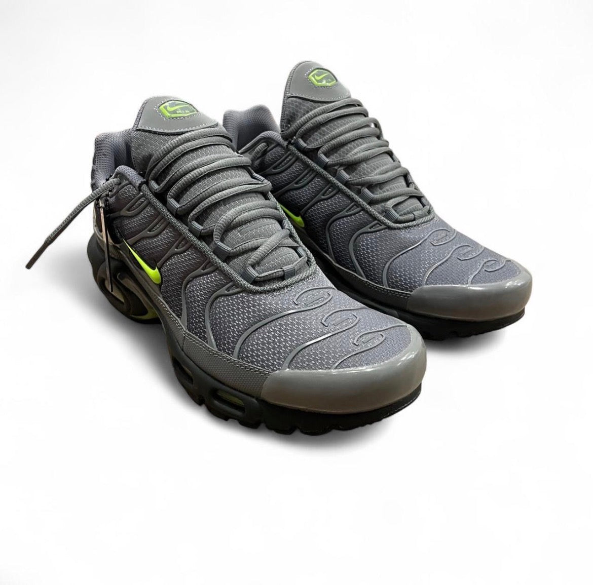 DM0032-026 Nike Air Max Plus TN ‘Smoke Grey Volt’ (2025)