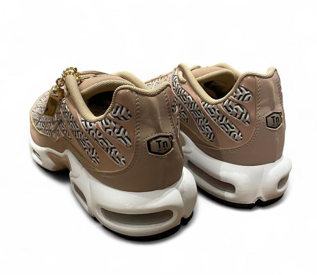 FB2557-200 Nike Air Max Plus TN (Womens) ‘United In Victory’ (2023)
