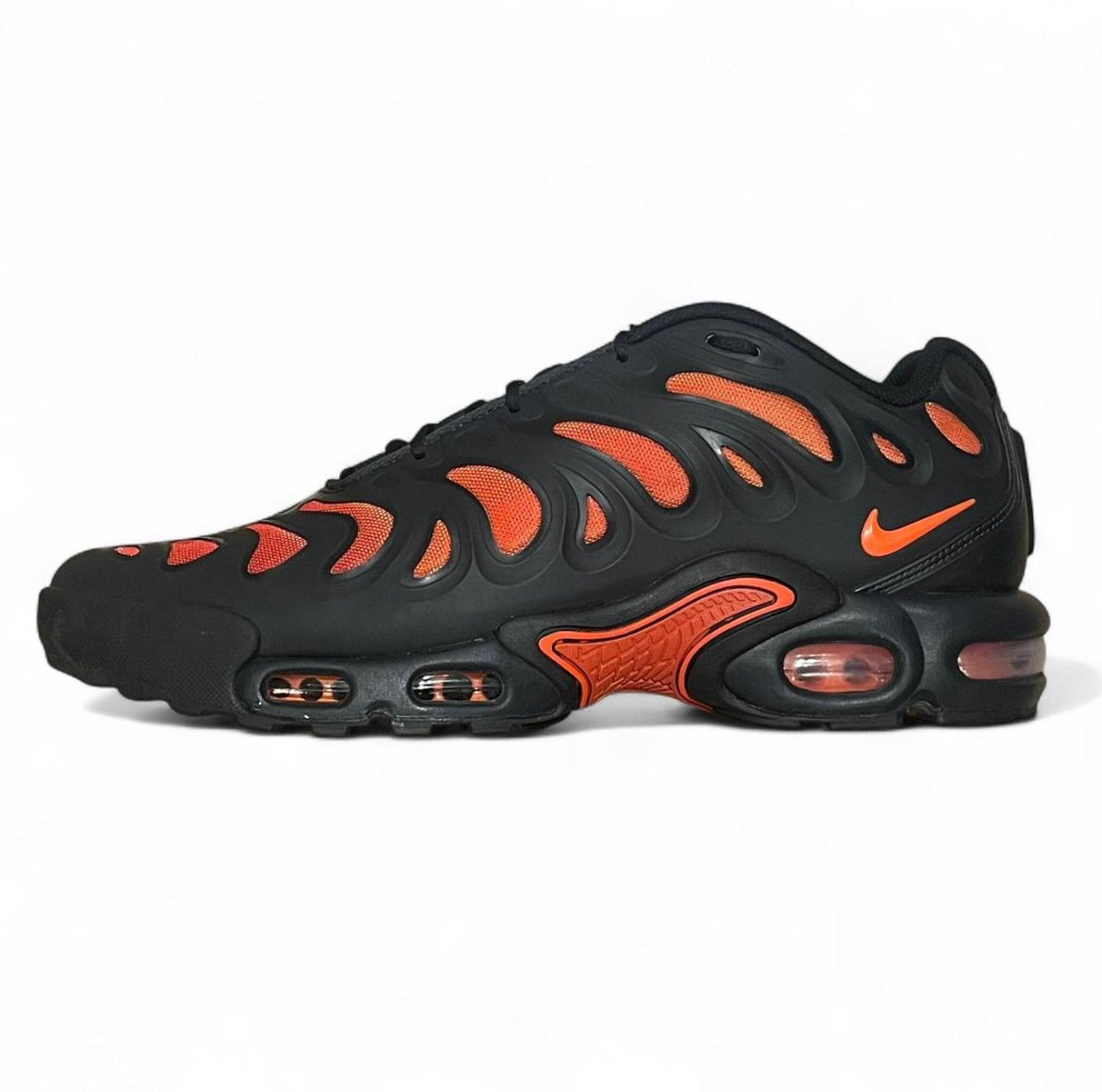 FD4290-010 Nike Air Max Plus TN Drift ‘Black Dragon Red’ (2024)