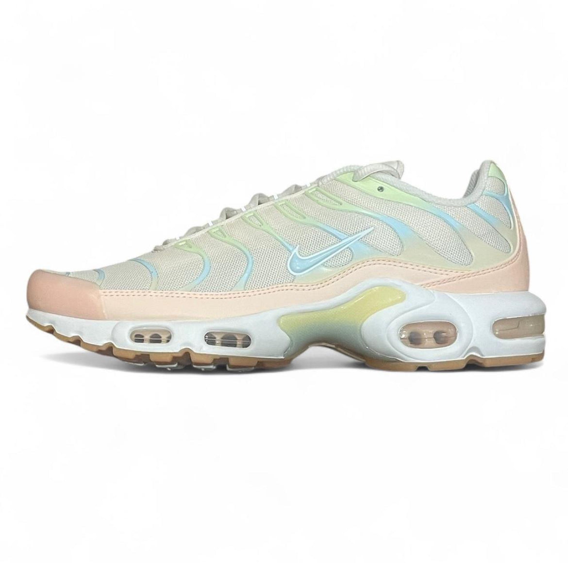 DZ3671-800 Nike Air Max Plus TN (Womens) ‘Crimson Tint’ (2024)