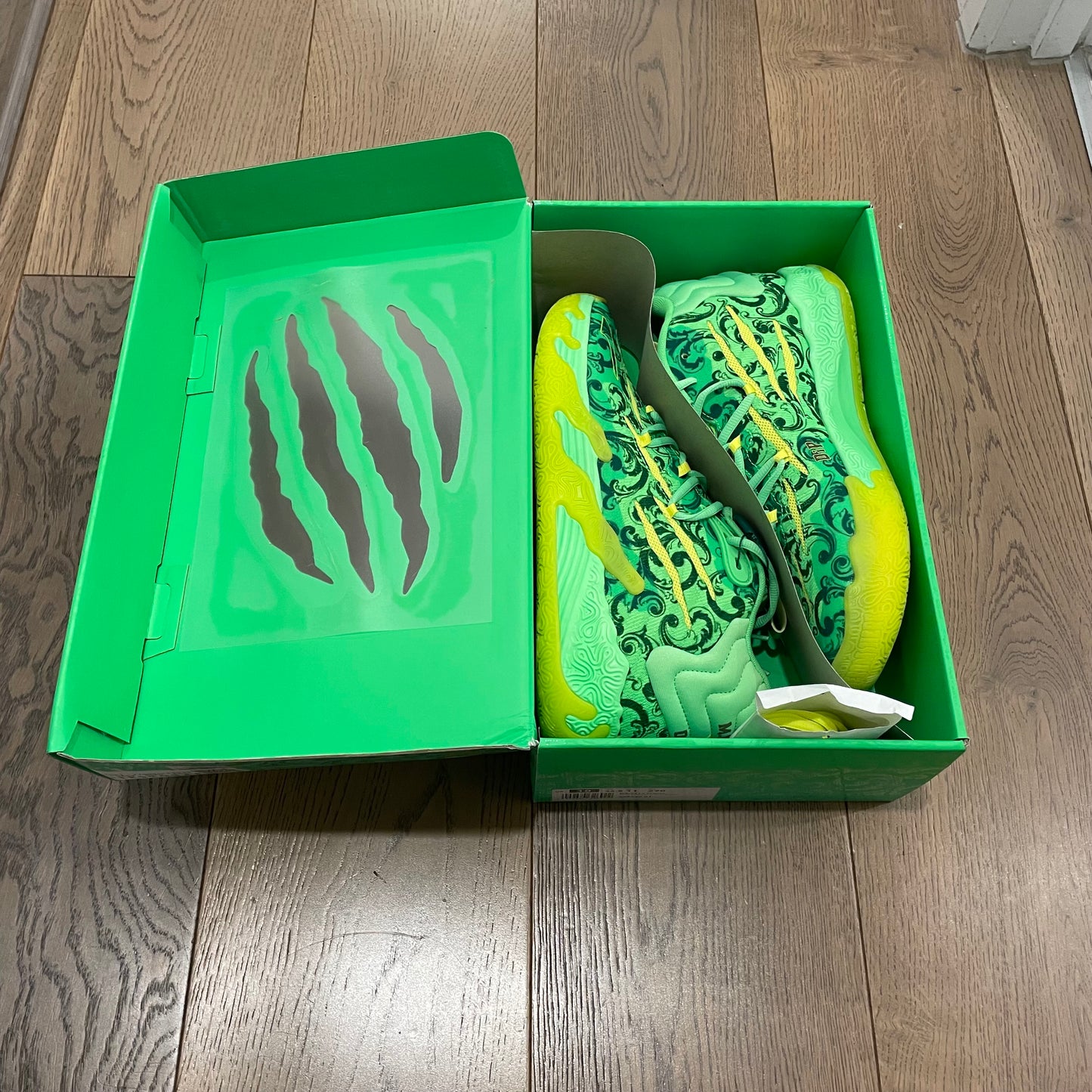 379233-01 Puma LaMelo Ball MB.03 ‘LaFrance FOREVER.RARE’