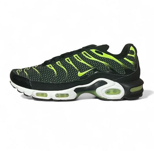 852630-036 Nike Air Max Plus TN ‘Black Volt’ (2019)