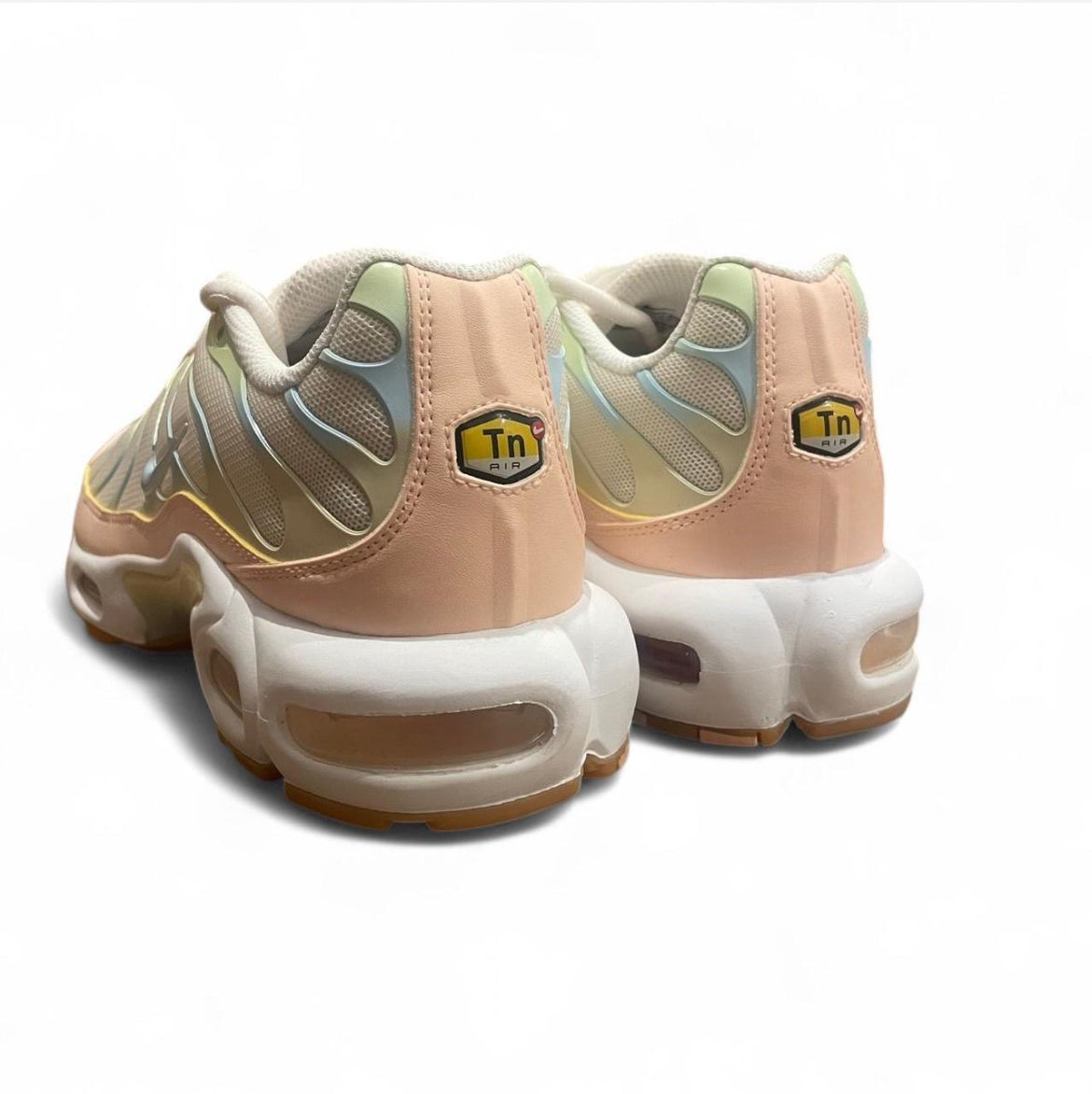 DZ3671-800 Nike Air Max Plus TN (Womens) ‘Crimson Tint’ (2024)