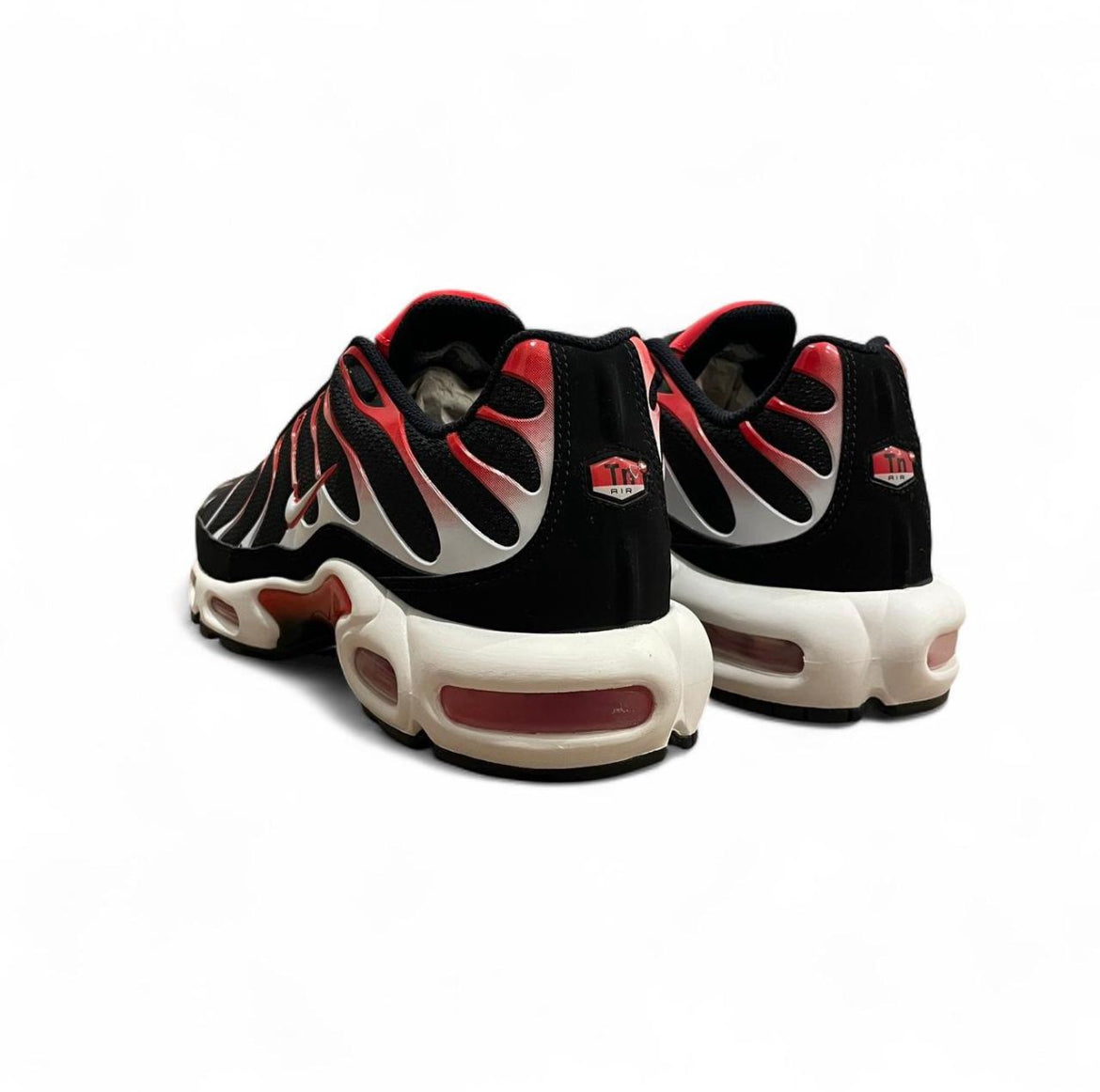 DM0032-004 Nike Air Max Plus TN
‘Black White University Red’ (2023)
