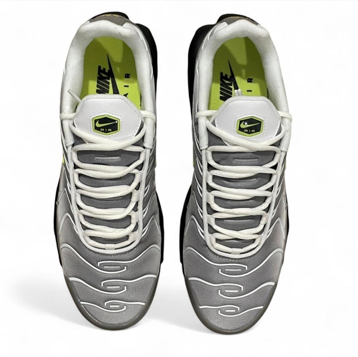 IQ0288-100 Nike Air Max Plus TN ‘Neon’ (2026)