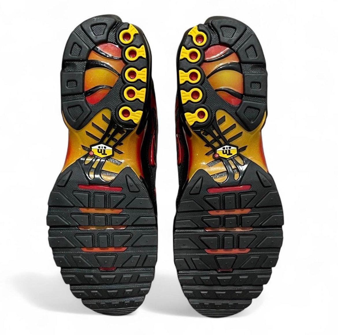 DM0032-030 Nike Air Max Plus TN ‘Black University Gold Red’ (2026)