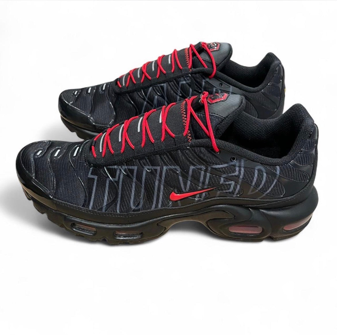 IH4459-001 Nike Air Max Plus TN ‘Tuned Air Black Red’ (2025)