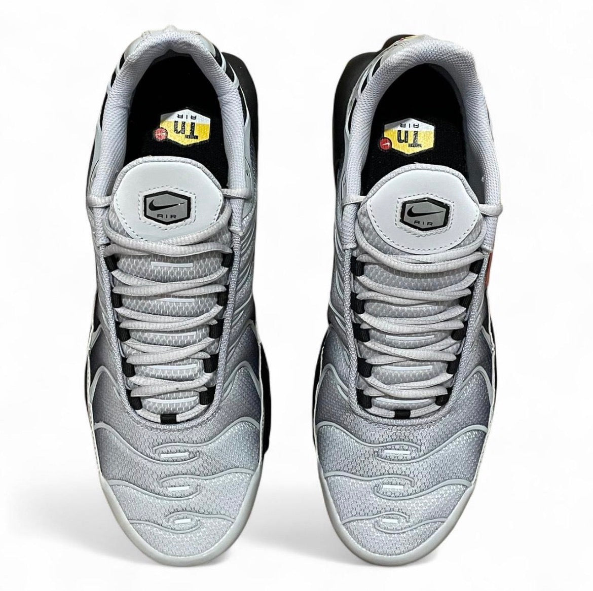 DM0032-011 Nike Air Max Plus Tn ‘Wolf Grey Picante Red’ (2024)