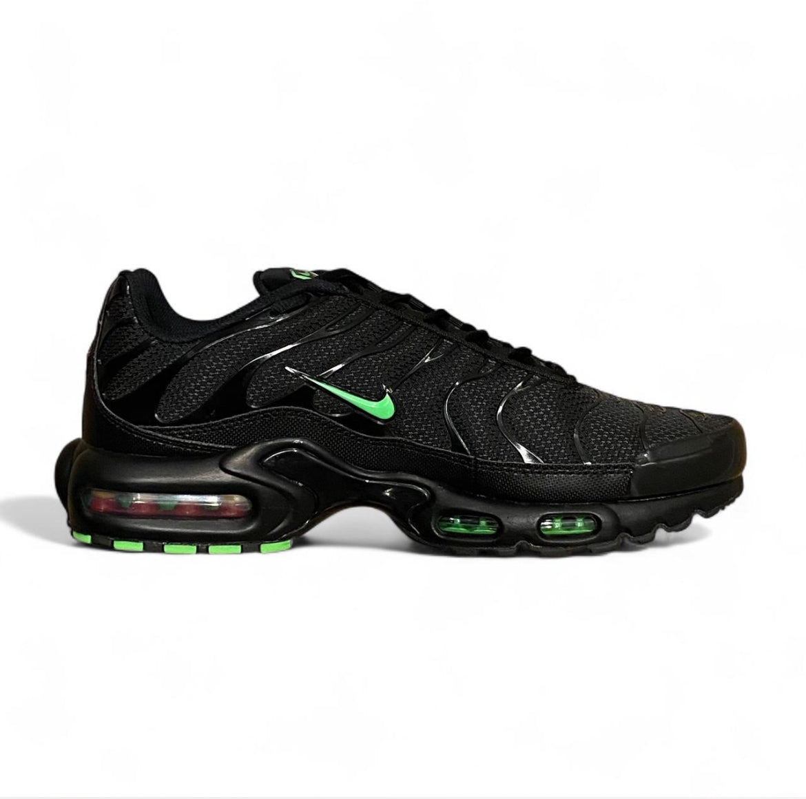 DM0032-024 Nike Air Max Plus TN ‘Green Strike’ (2025)