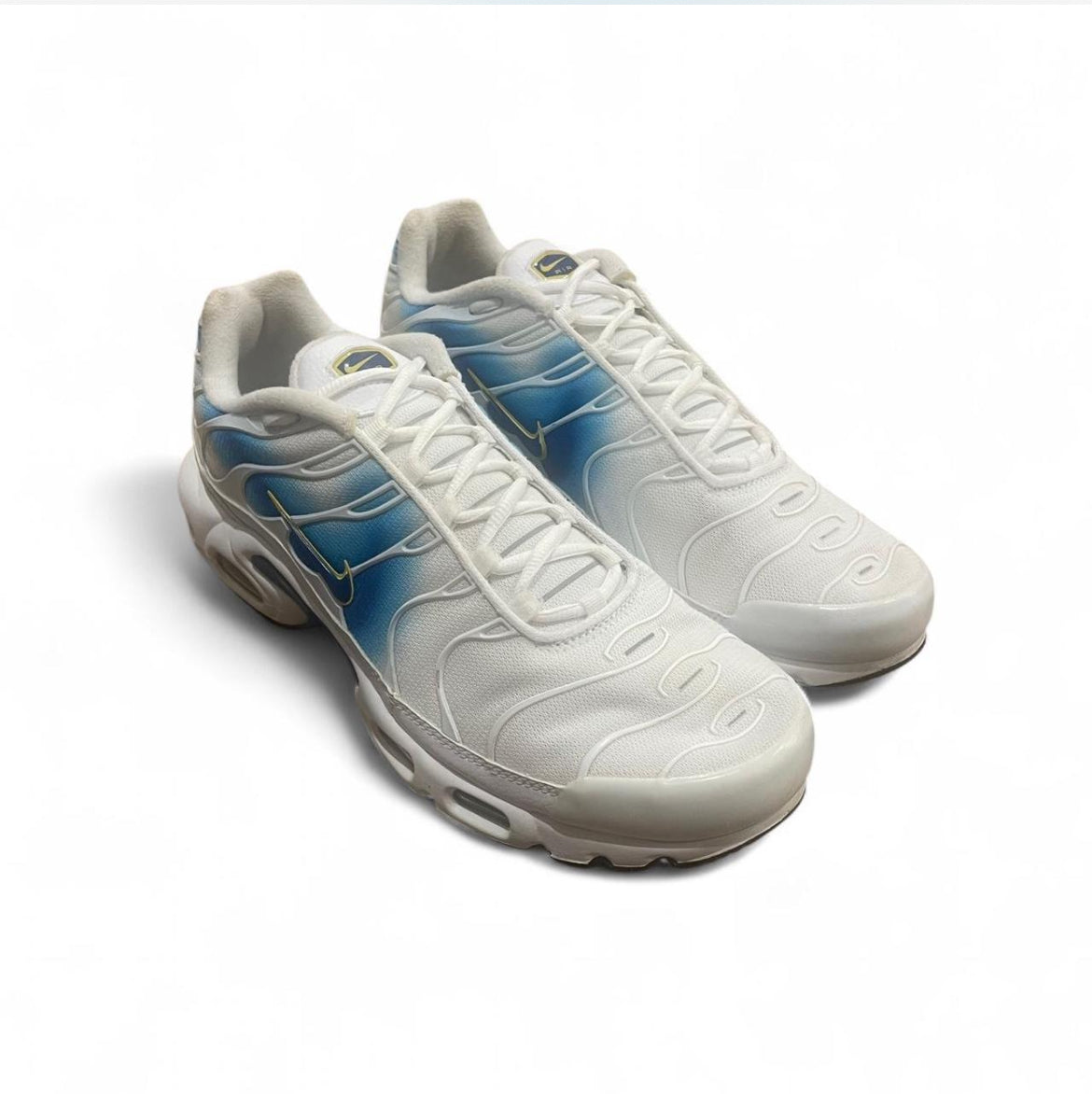 DX8962-100 Nike Air Max Plus TN ‘Spray Paint Swoosh White Blue’ (2022)