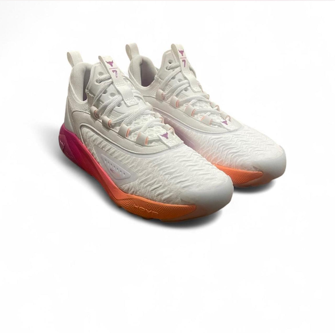 3027600-101 Under Armour Project Rock 7 ‘White Vivid Magenta’ (2024)