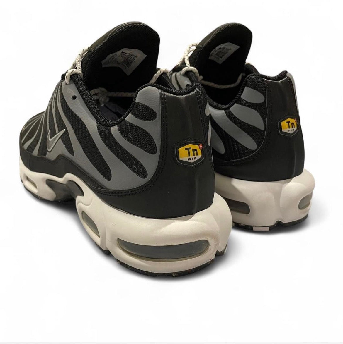 DM2466-001 Nike Air Max Plus TN Grind ‘Dark Smoke Grey’ (2021)