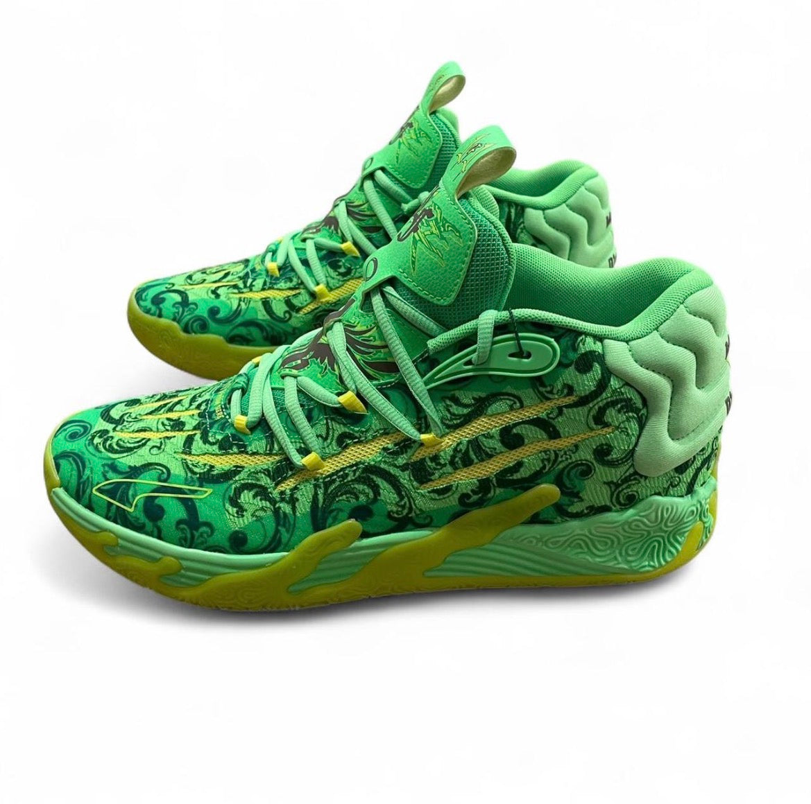379233-01 Puma LaMelo Ball MB.03 ‘LaFrance FOREVER.RARE’