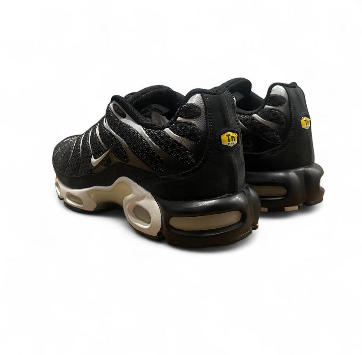 898018-001 Nike Air Max Plus TN ‘Black Sail’ (2017)