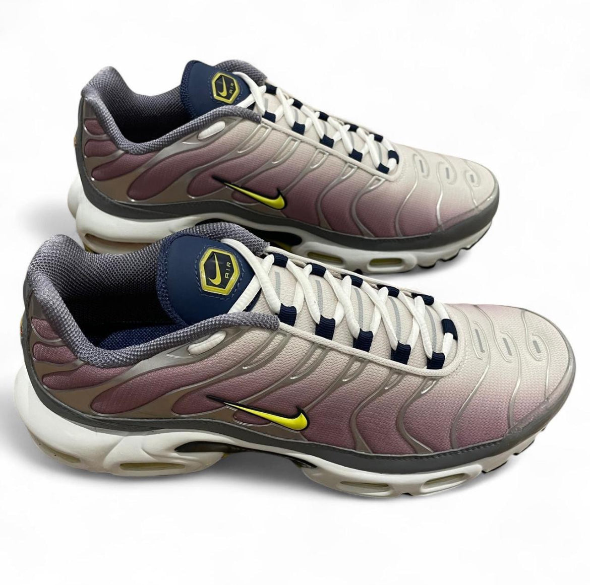 FN8007-500 Nike Air Max Plus TN (Womens)
‘Violet Dust High Voltage’ (2023)