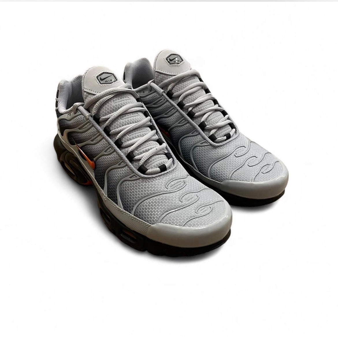 DM0032-011 Nike Air Max Plus Tn ‘Wolf Grey Picante Red’ (2024)