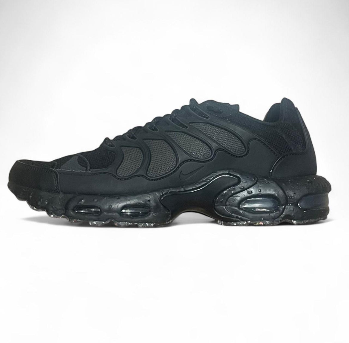 DQ3977-001 Nike Air Max Plus Terrascape ‘Black Anthracite’ (2022)