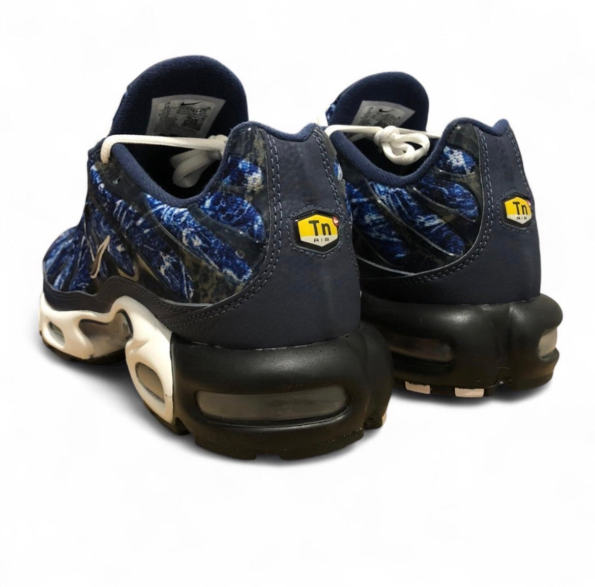 DO6384-400 Nike Air Max Plus TN ‘Shattered Ice-Midnight Navy’ (2021)