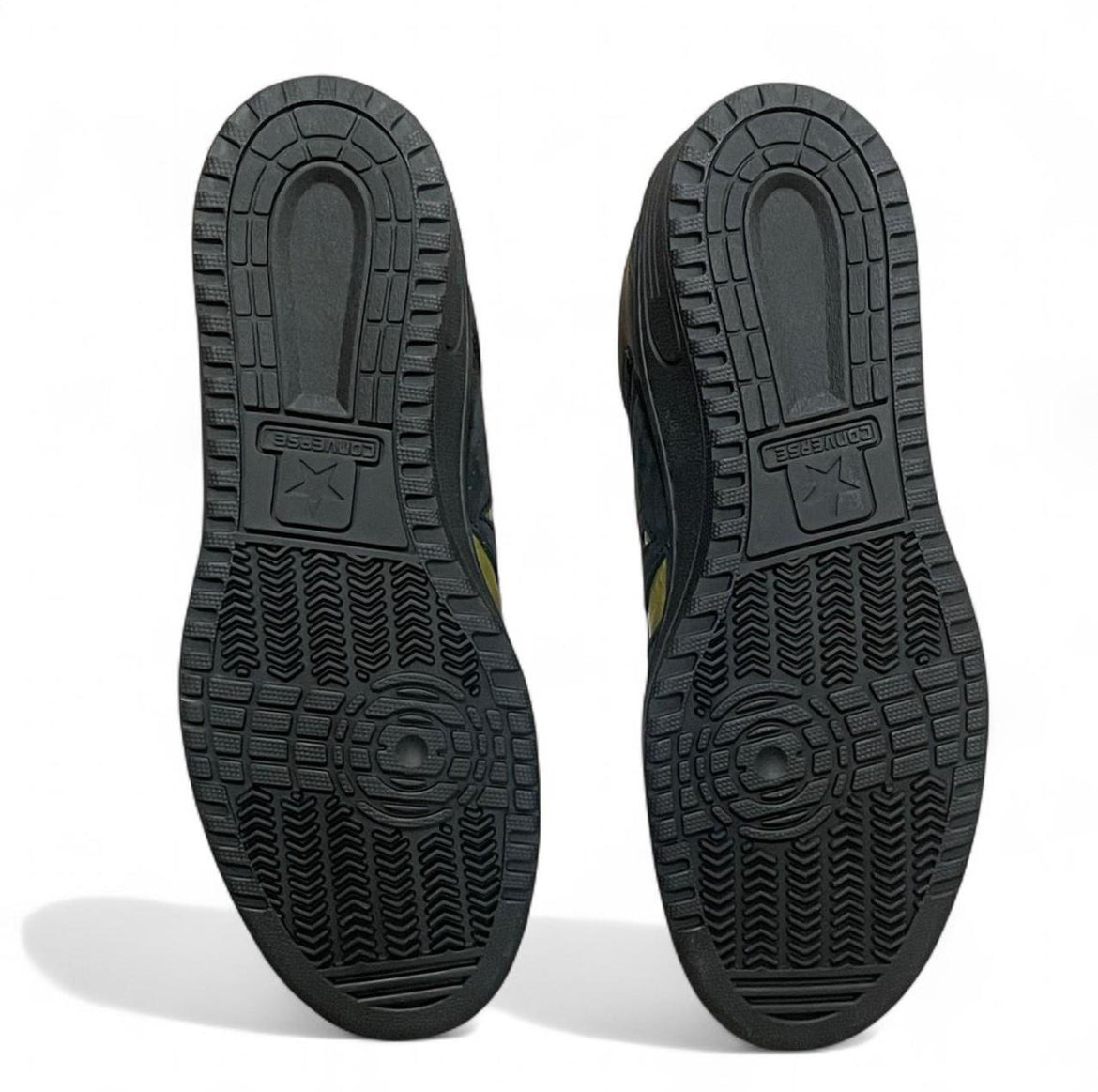 A12036C Converse Weapon Low Top OX
‘FOOT LOCKER 5OTH ANNIVERSARY'
Black/Gold/Black
