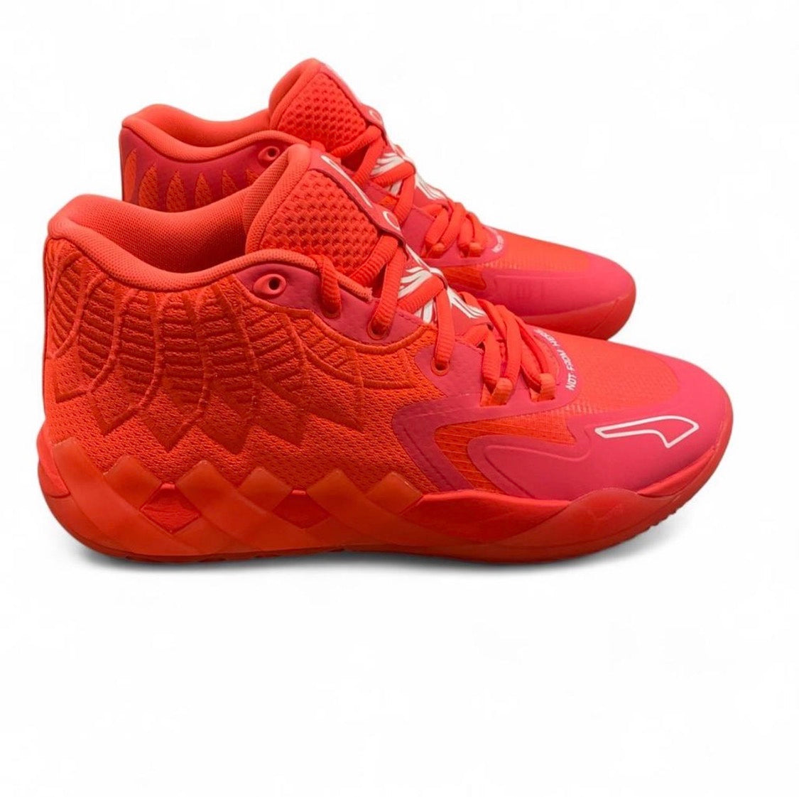 376848-01 Puma LaMelo Ball MB.01 ‘Breast Cancer Association’ (2023)