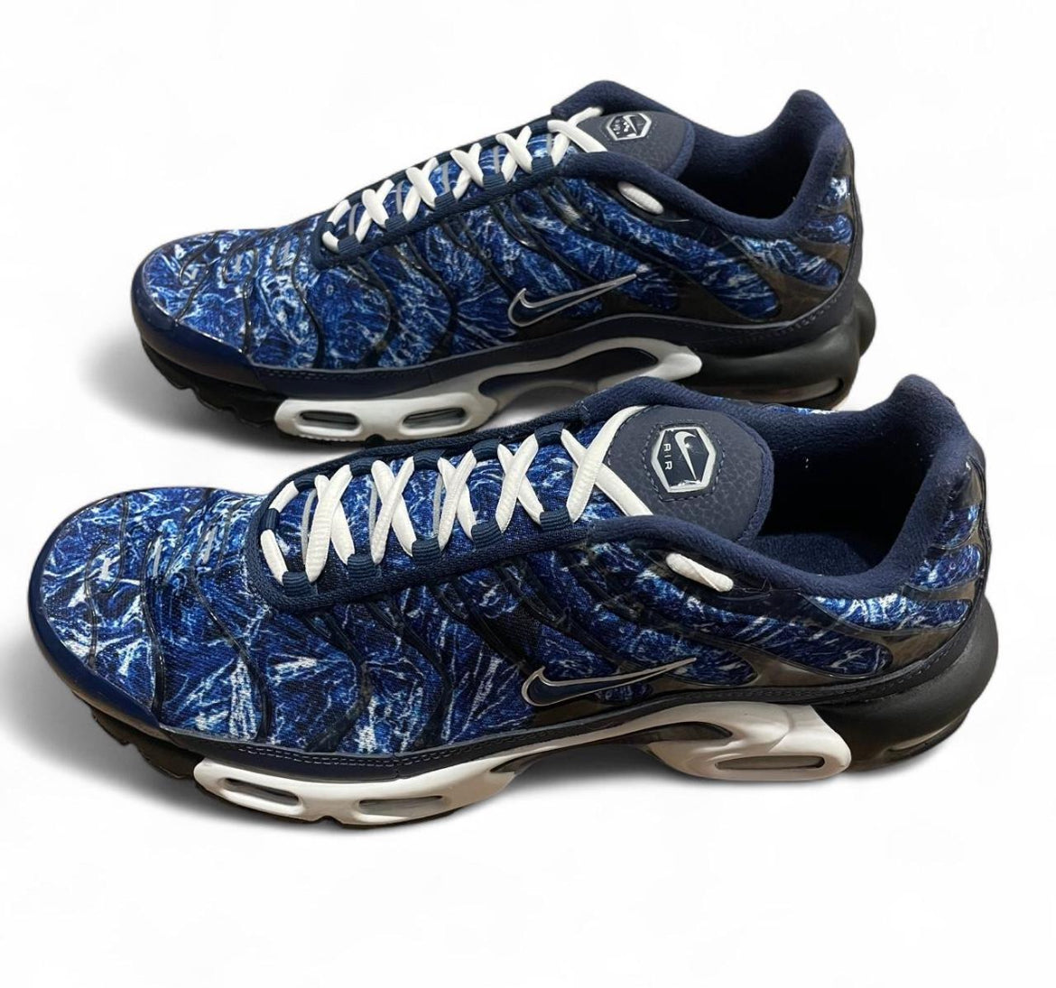 DO6384-400 Nike Air Max Plus TN ‘Shattered Ice-Midnight Navy’ (2021)