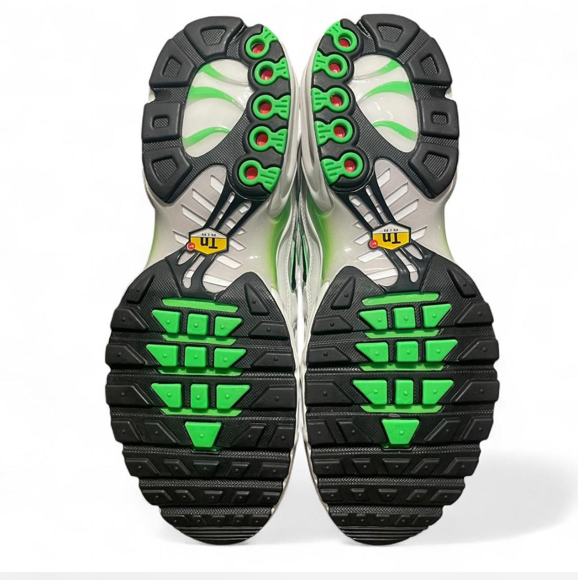 DZ3671-001 Nike Air Max Plus TN (Womens)’ Green Strike’ (2025)