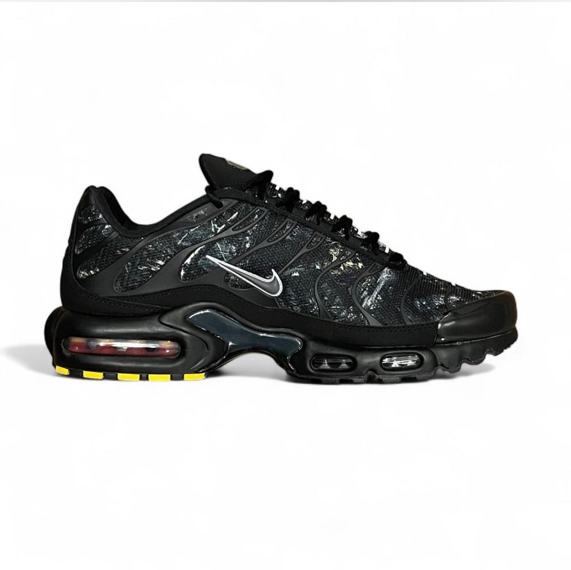 IQ0301-070 Nike Air Max Plus TN ‘Black Wood Camo’ (2026)