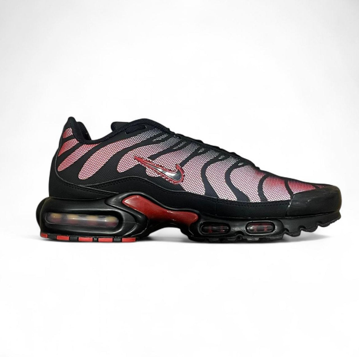 DZ4507-600 Nike Air Max Plus TN ‘Bred Reflective’ (2022)