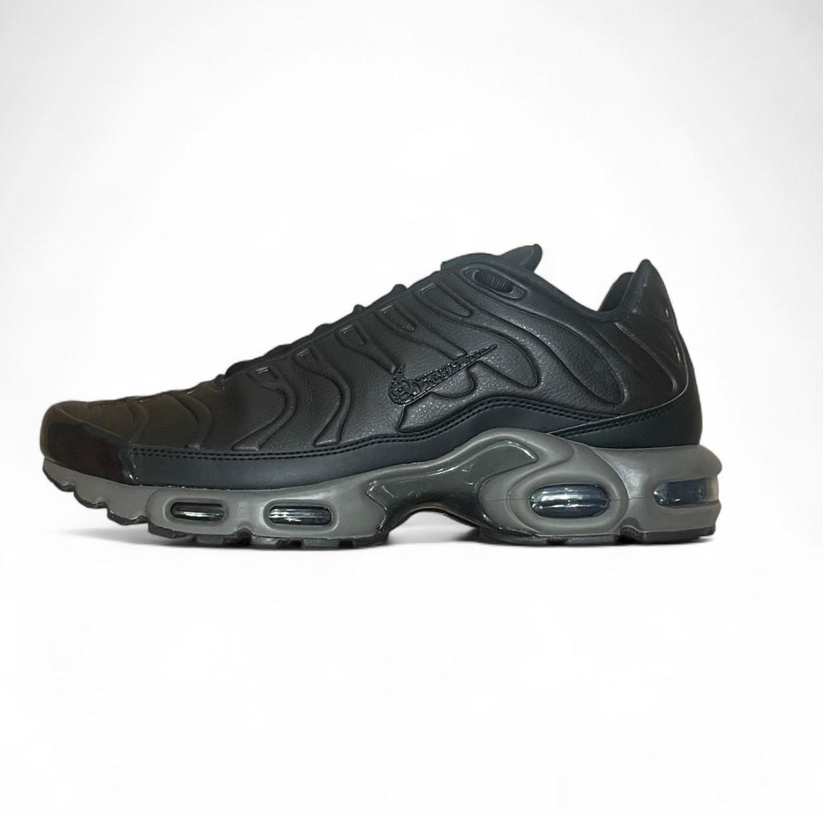 HJ4519-200 Nike Air Max Plus TN Premium ‘Paris’ (2024)