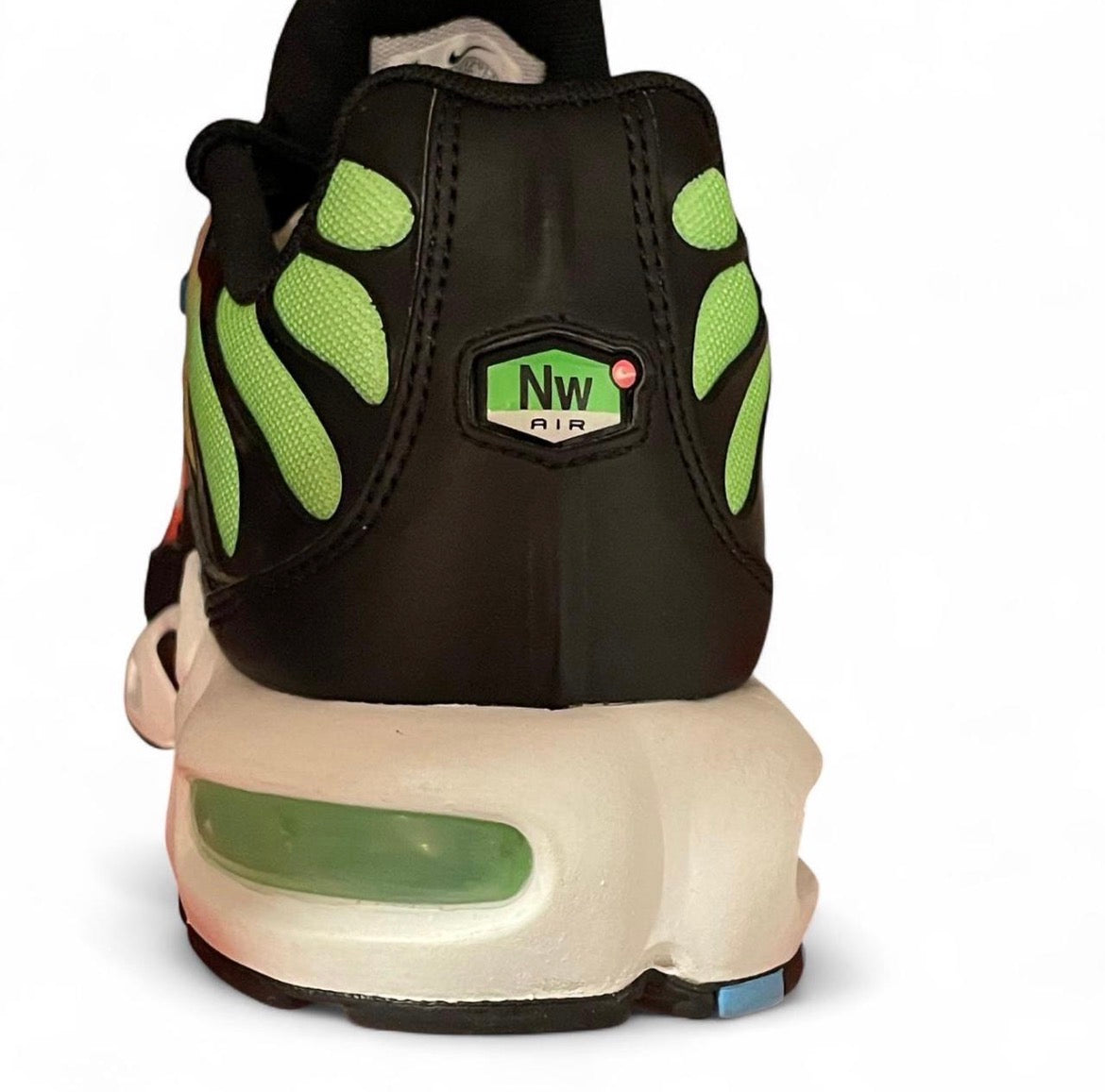 CK7291-001 Nike Air Max Plus TN ‘Worldwide Pack Crimson Green’ (2020)