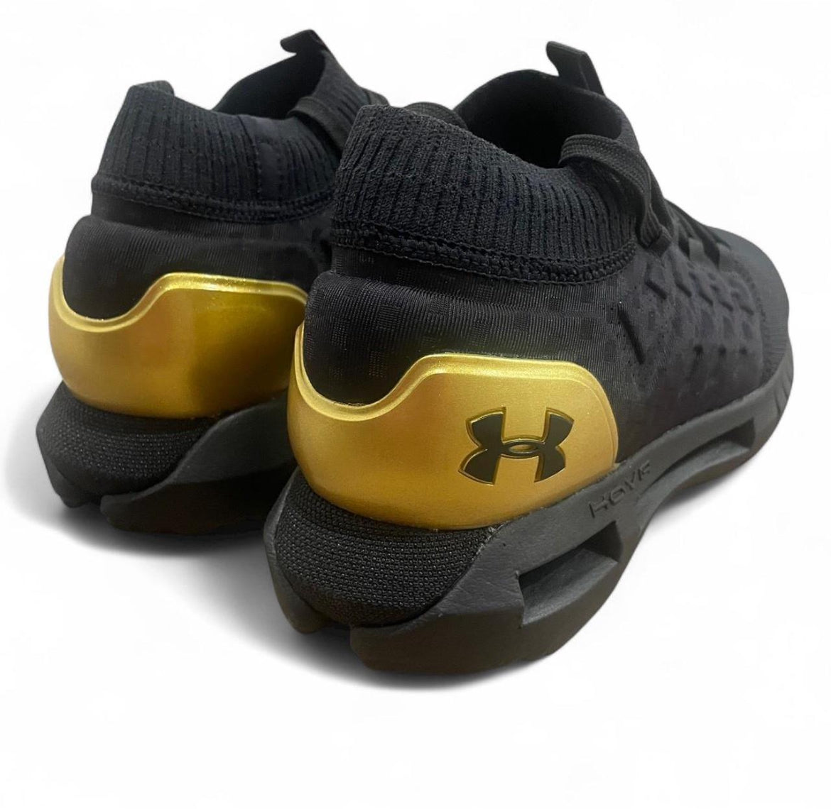 3027566-003 Under Armour HOVR Phantom 1 Reissue ‘Black Metallic Gold’ (2024)