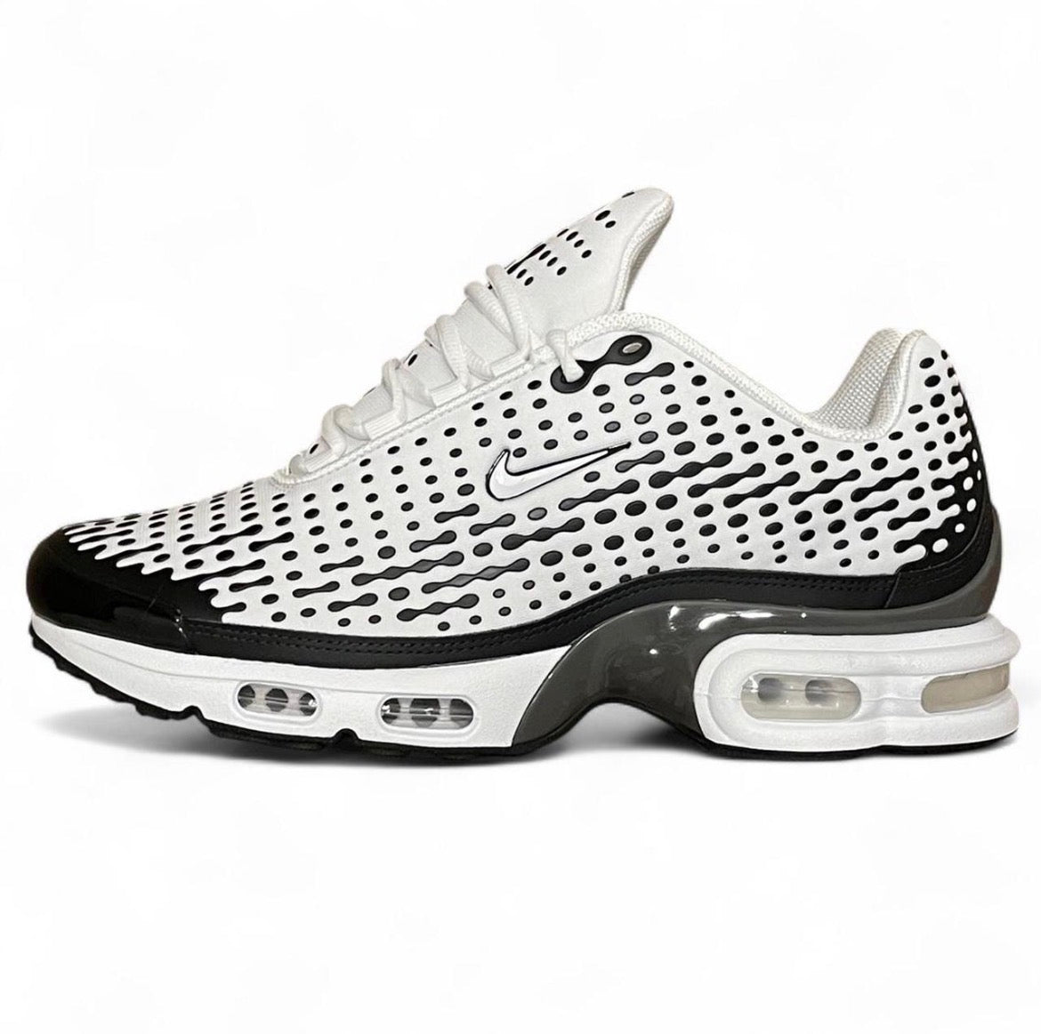 HQ2197-100 Nike Air Max Plus TN7 ‘White Black’ (2025)