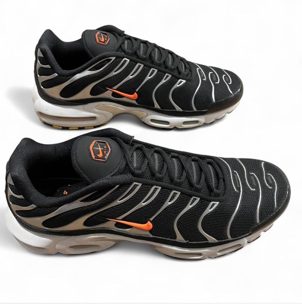 CD1533-001 Nike Air Max Plus ‘Black Dark Grey Hyper Crimson’ (2018)