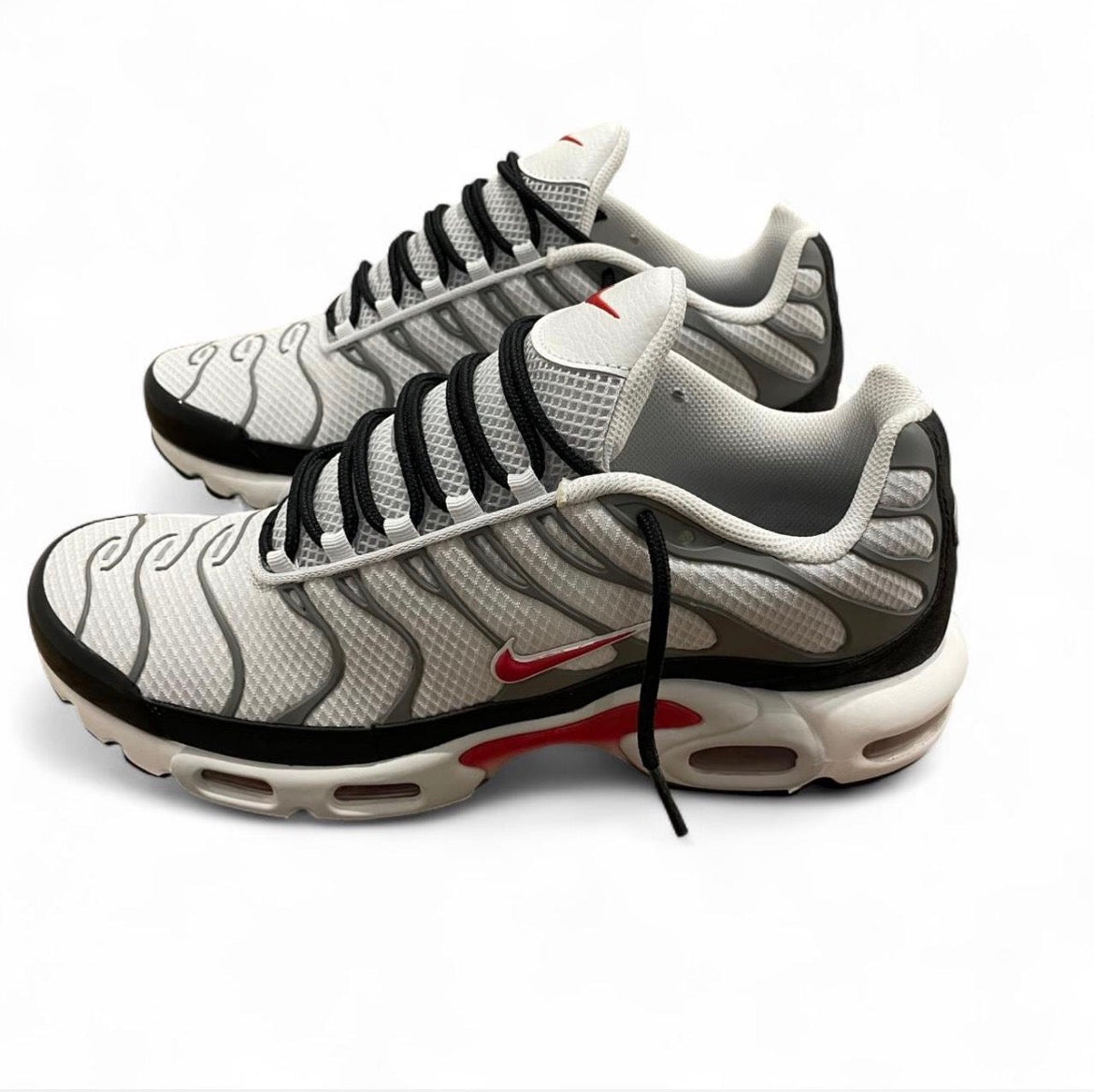 DM0032-002 Nike Air Max Plus TN ‘Photon Dust Varsity Red’ (2022)