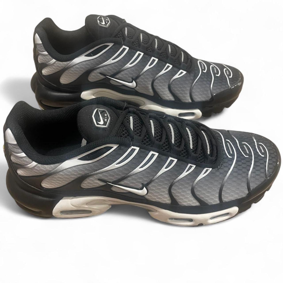 DM0032-003 Nike Air Max Plus TN
‘Black Silver White’ (2022)
